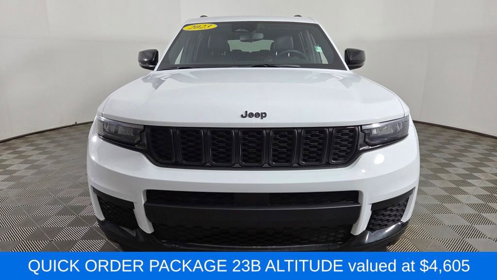 Used 2023 Jeep Grand Cherokee L Laredo image 2