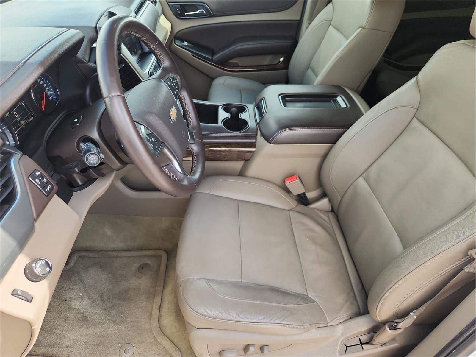 Used 2015 Chevrolet Suburban LT RWD image 17
