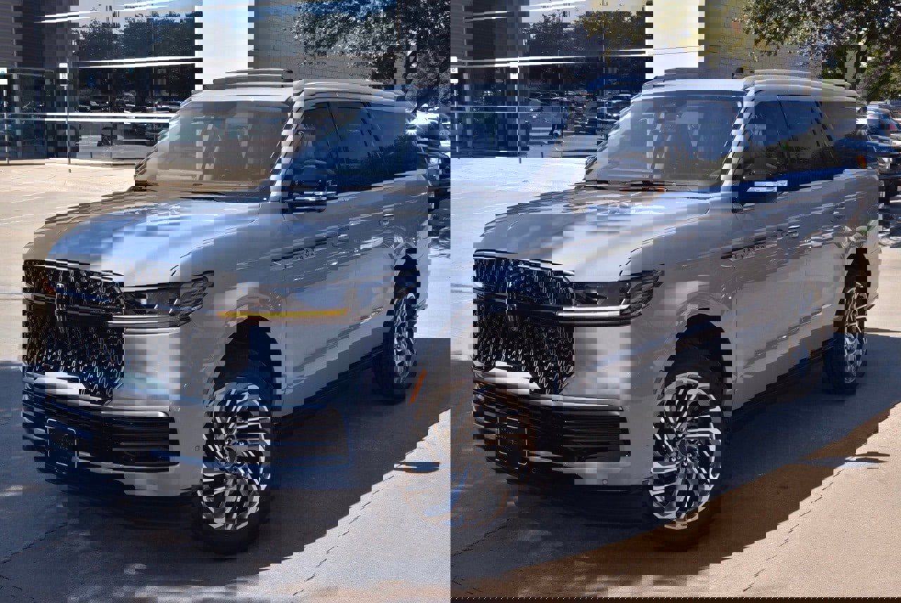 New 2025 Lincoln Navigator L Reserve image 19