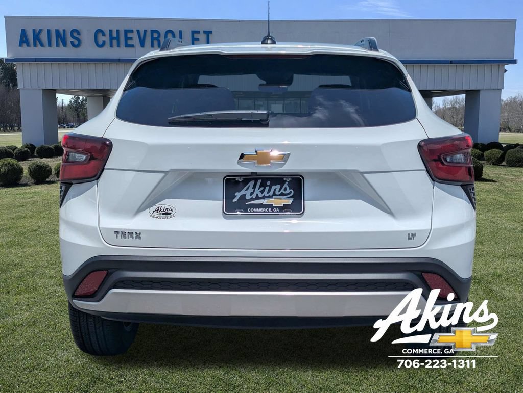 New 2026 Chevrolet Trax LT w/ Sunroof Package FWD image 5
