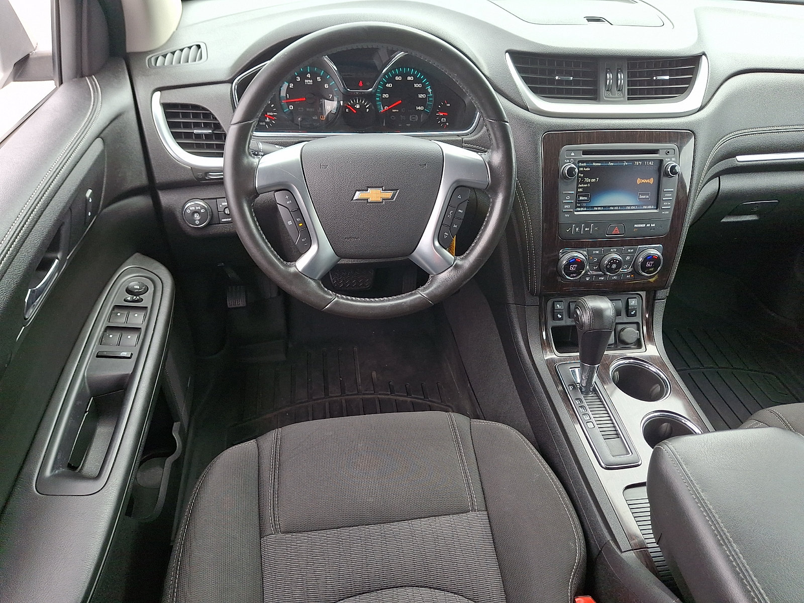 Used 2017 Chevrolet Traverse LT AWD/4WD image 11