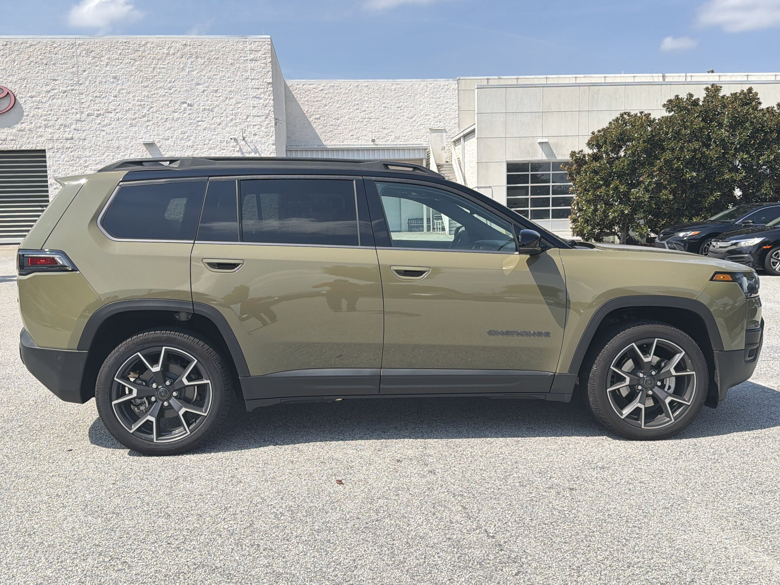 Used 2026 Jeep Cherokee Overland AWD/4WD image 34