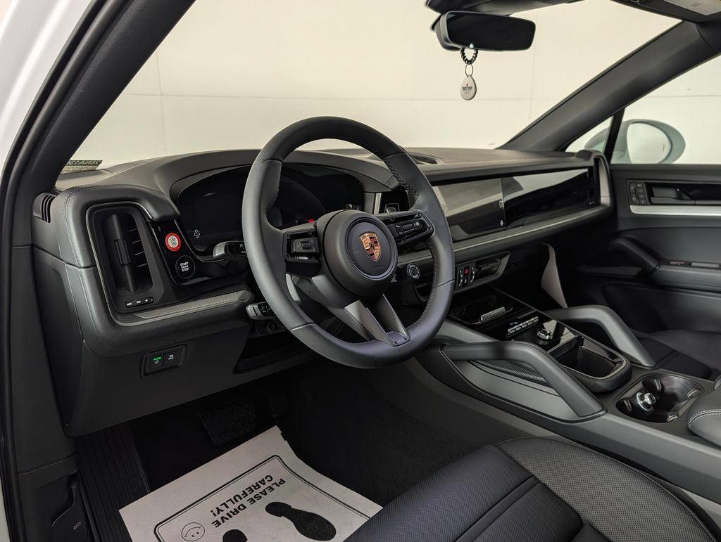 New 2026 Porsche Cayenne Coupe AWD/4WD image 4