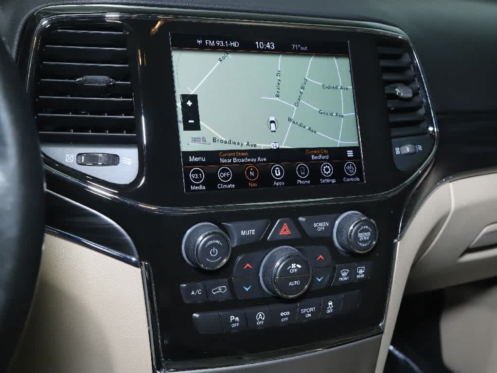 Used 2021 Jeep Grand Cherokee Limited w/ Luxury Group II AWD/4WD image 26