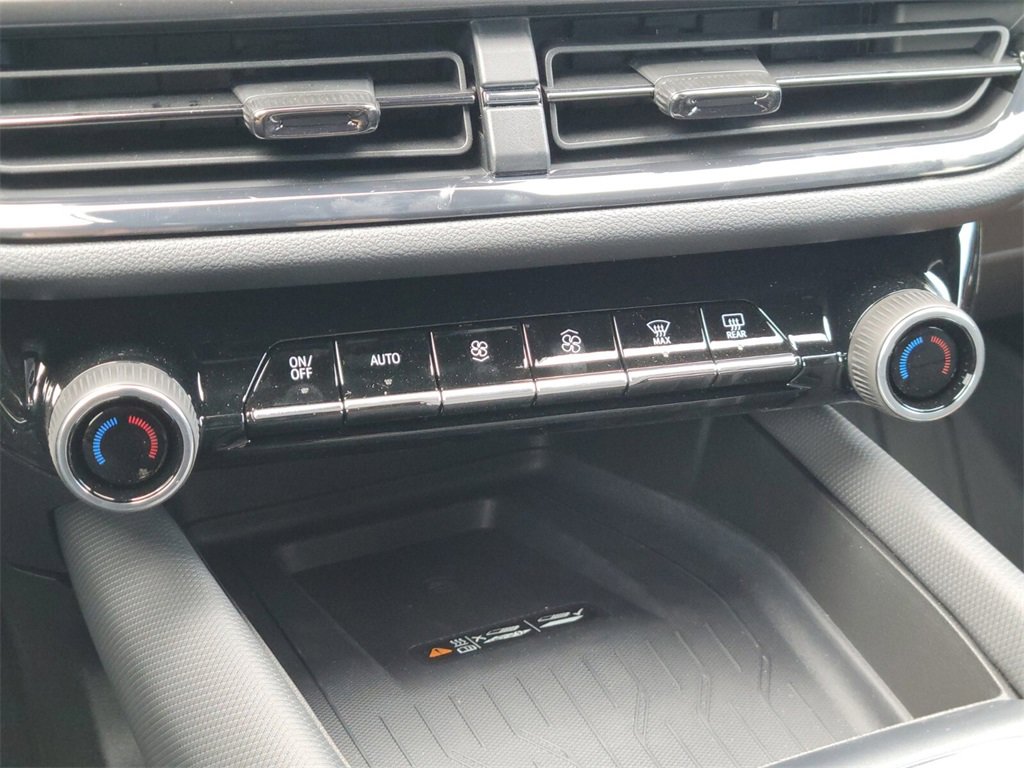 New 2025 Chevrolet Equinox EV RS image 22