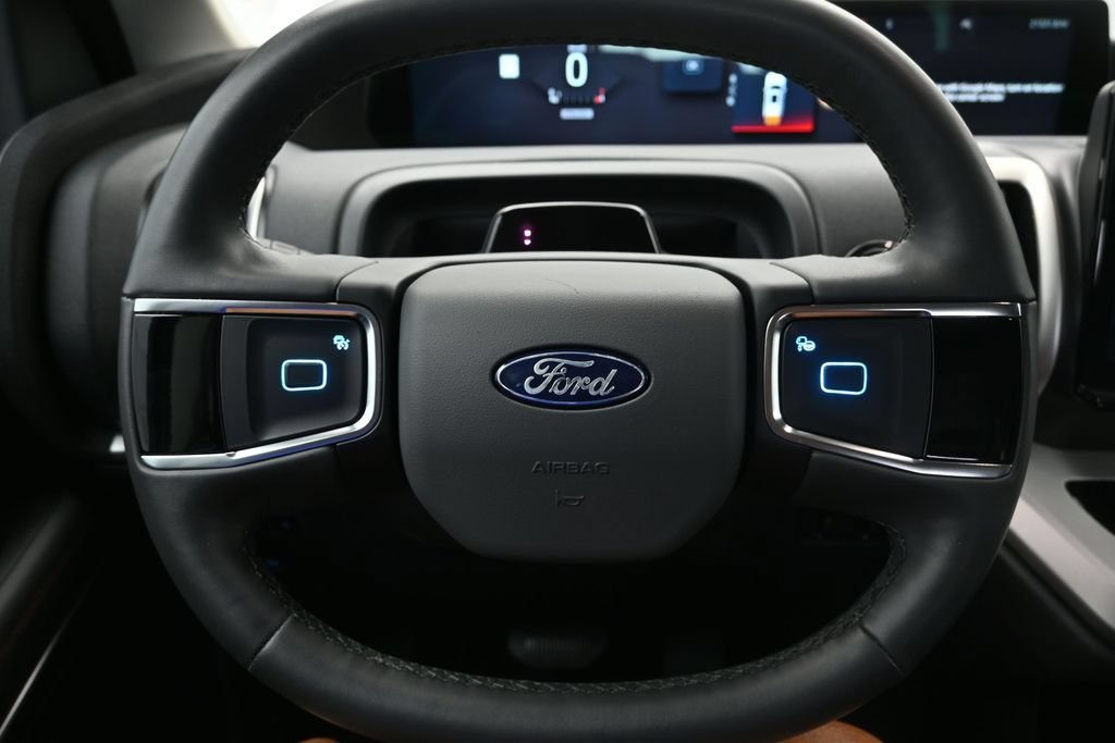 Used 2025 Ford Expedition Active AWD/4WD image 27