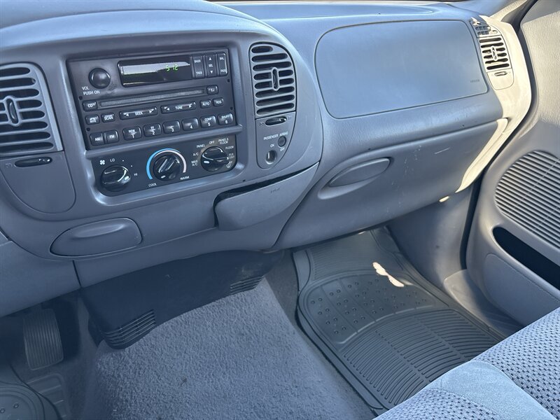 Used 2001 Ford F150 XLT RWD image 36