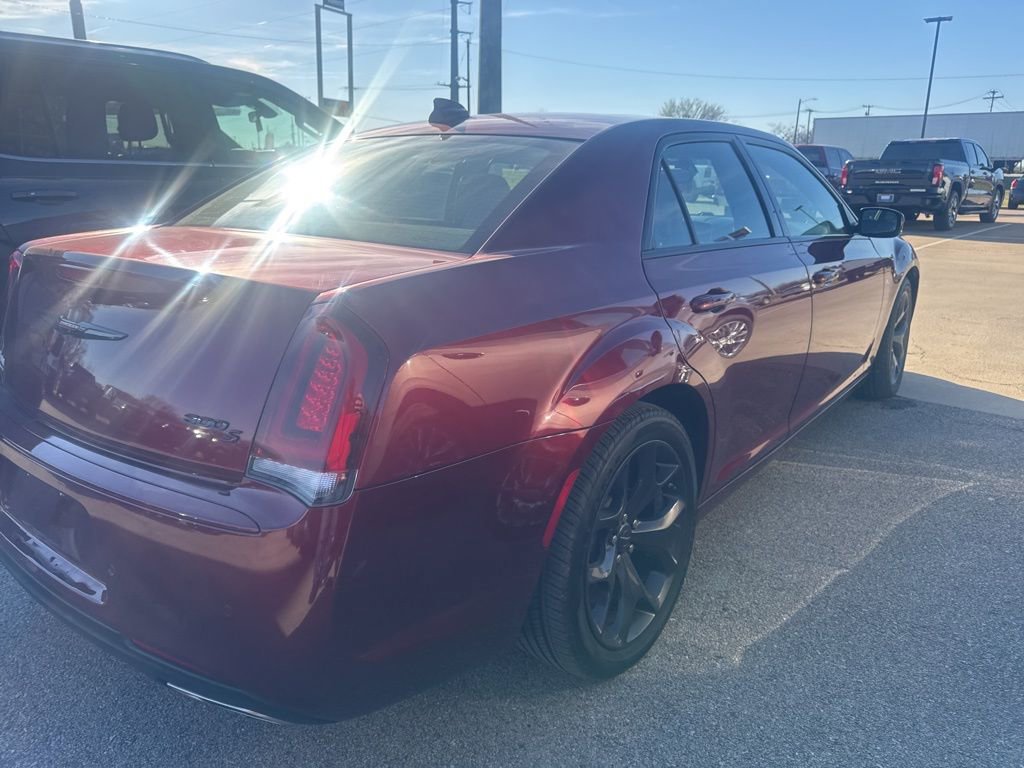 Used 2023 Chrysler 300 S image 6