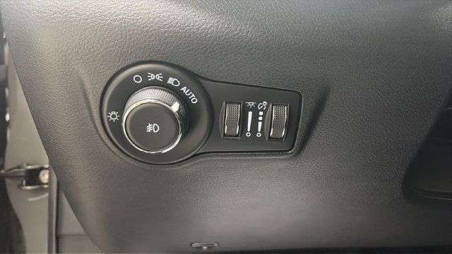 Used 2023 Jeep Compass Limited AWD/4WD image 33