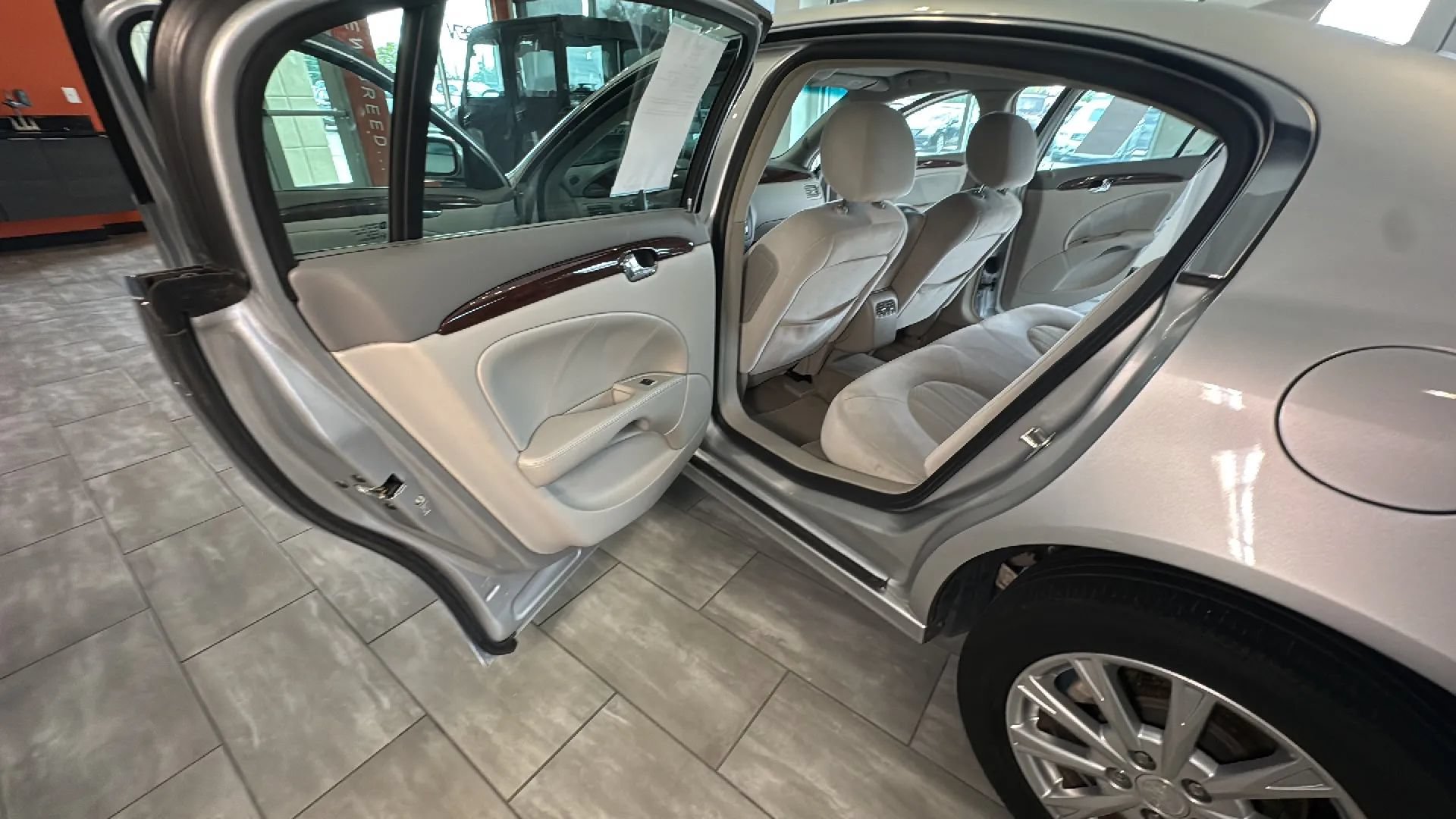 Used 2010 Buick Lucerne CX FWD image 36