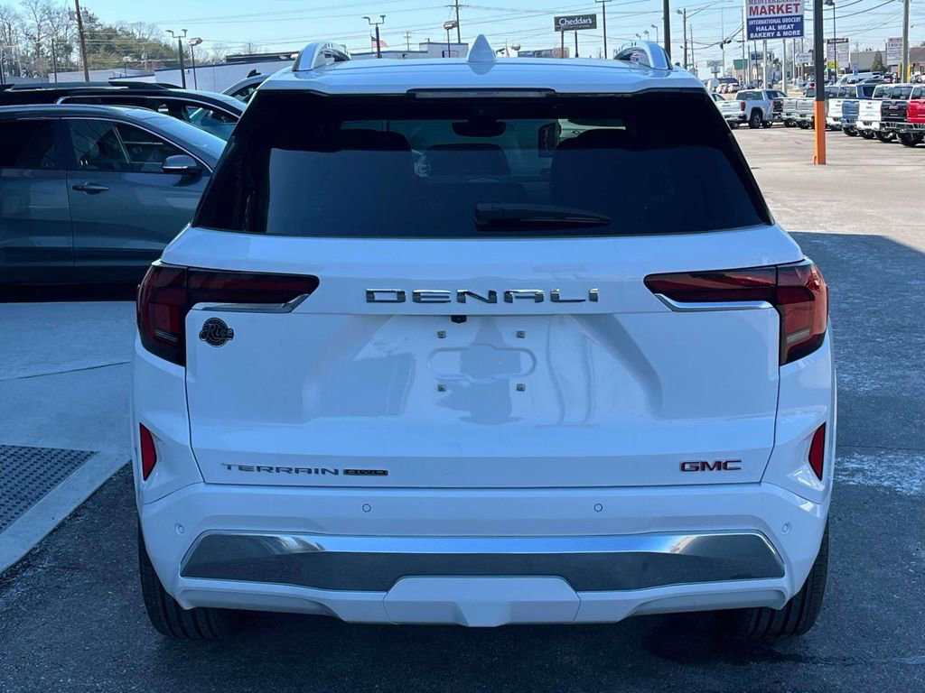 New 2026 GMC Terrain Denali w/ LPO, Floor Liner Package image 4