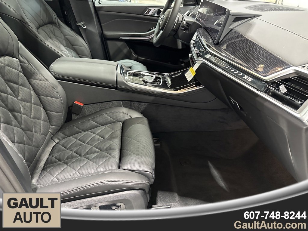 New 2026 BMW X5 xDrive40i w/ M Sport Package image 18