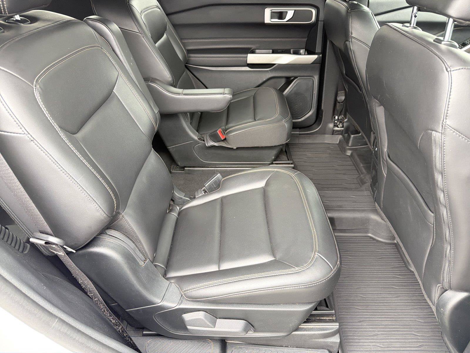 Used 2023 Ford Explorer XLT w/ Equipment Group 202A RWD image 15
