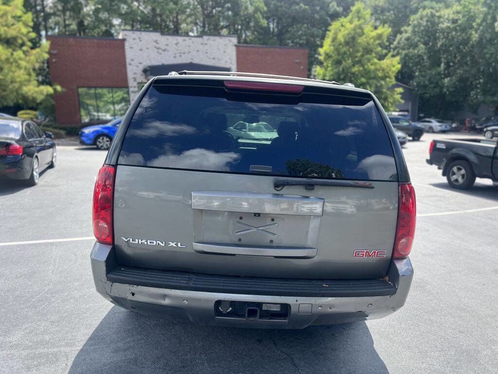 Used 2007 GMC Yukon XL SLT w/ SLT Preferred Equipment Group RWD image 6