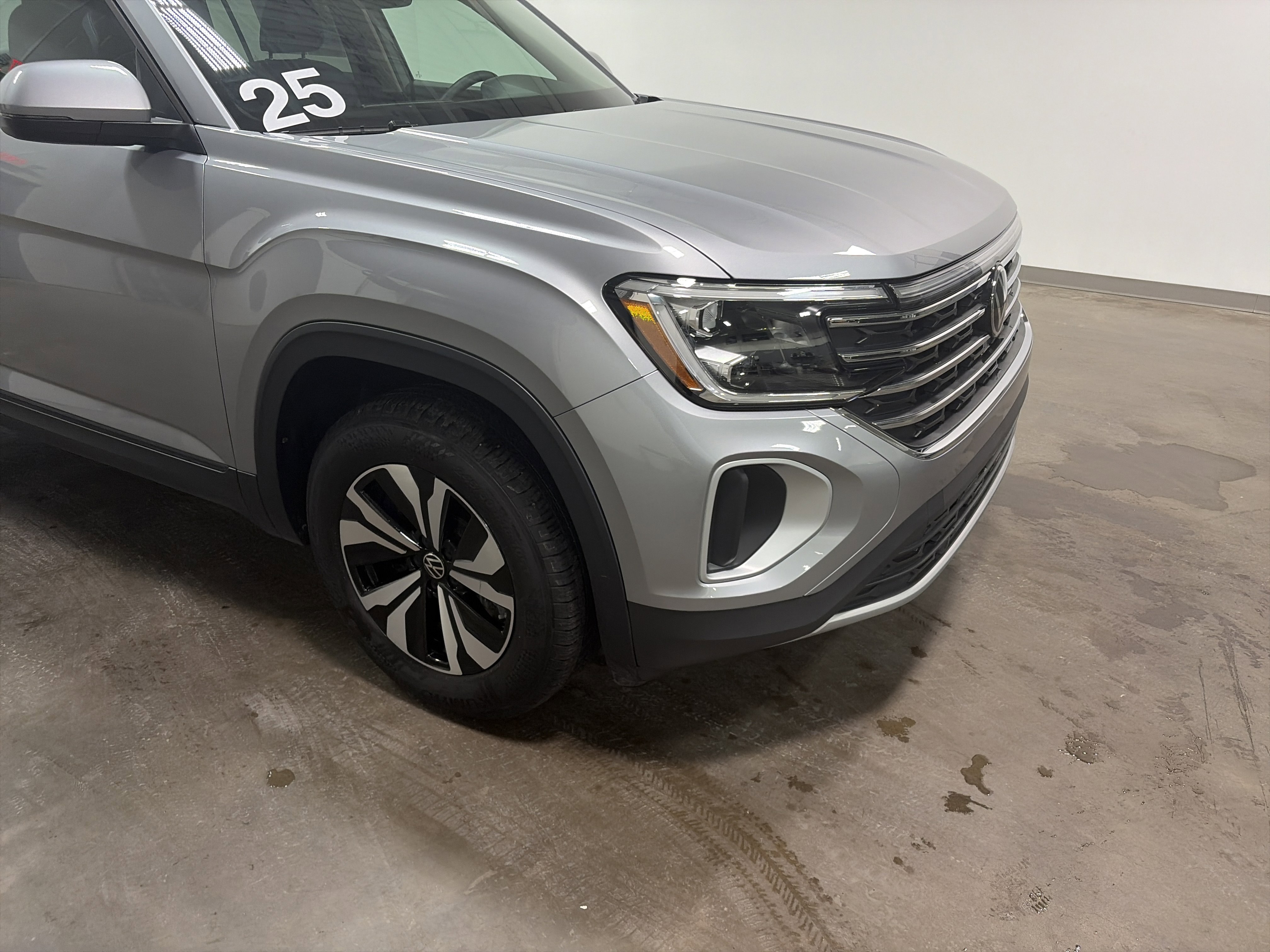 Certified 2025 Volkswagen Atlas SE AWD/4WD image 33