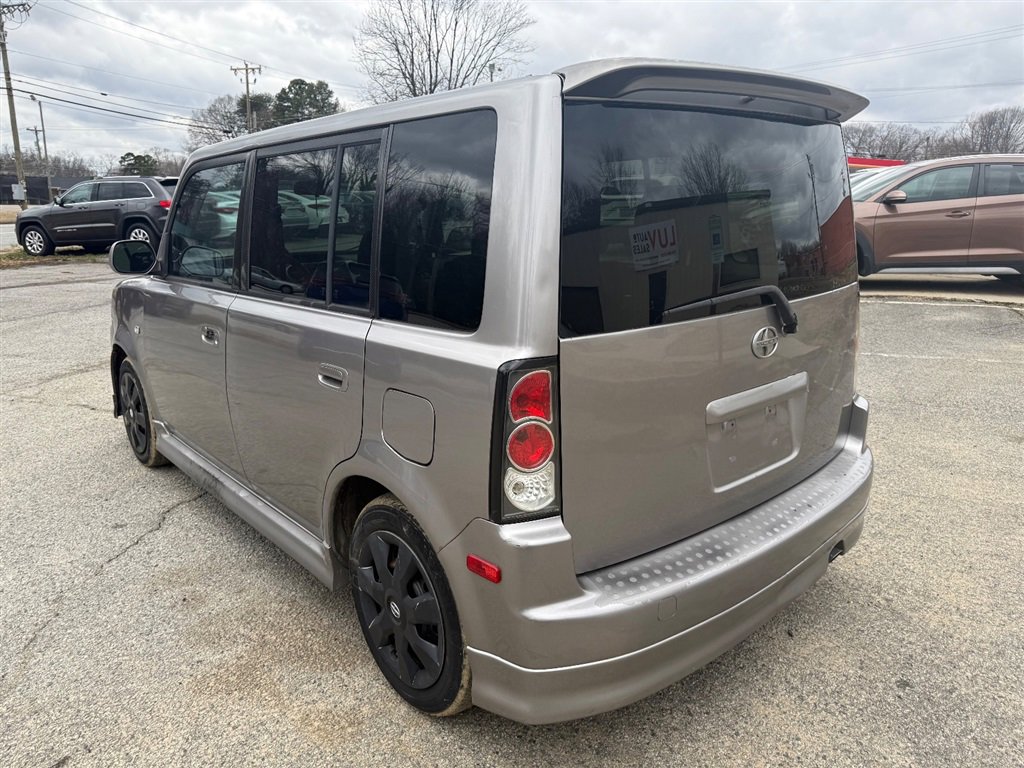 Used 2004 Scion xB image 3