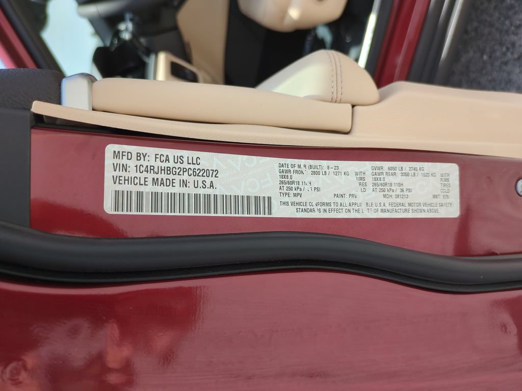 Used 2023 Jeep Grand Cherokee Limited AWD/4WD image 28