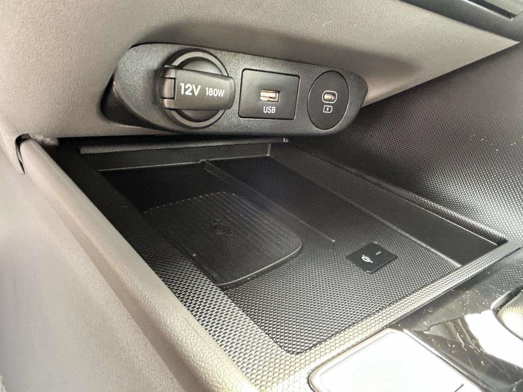 Certified 2025 Hyundai Elantra Sport FWD image 18