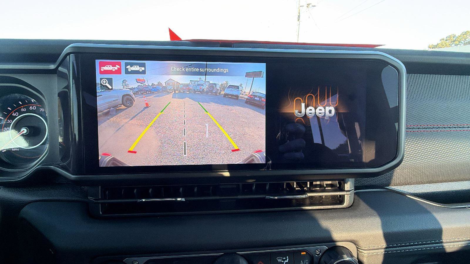 Used 2024 Jeep Gladiator Rubicon AWD/4WD image 30