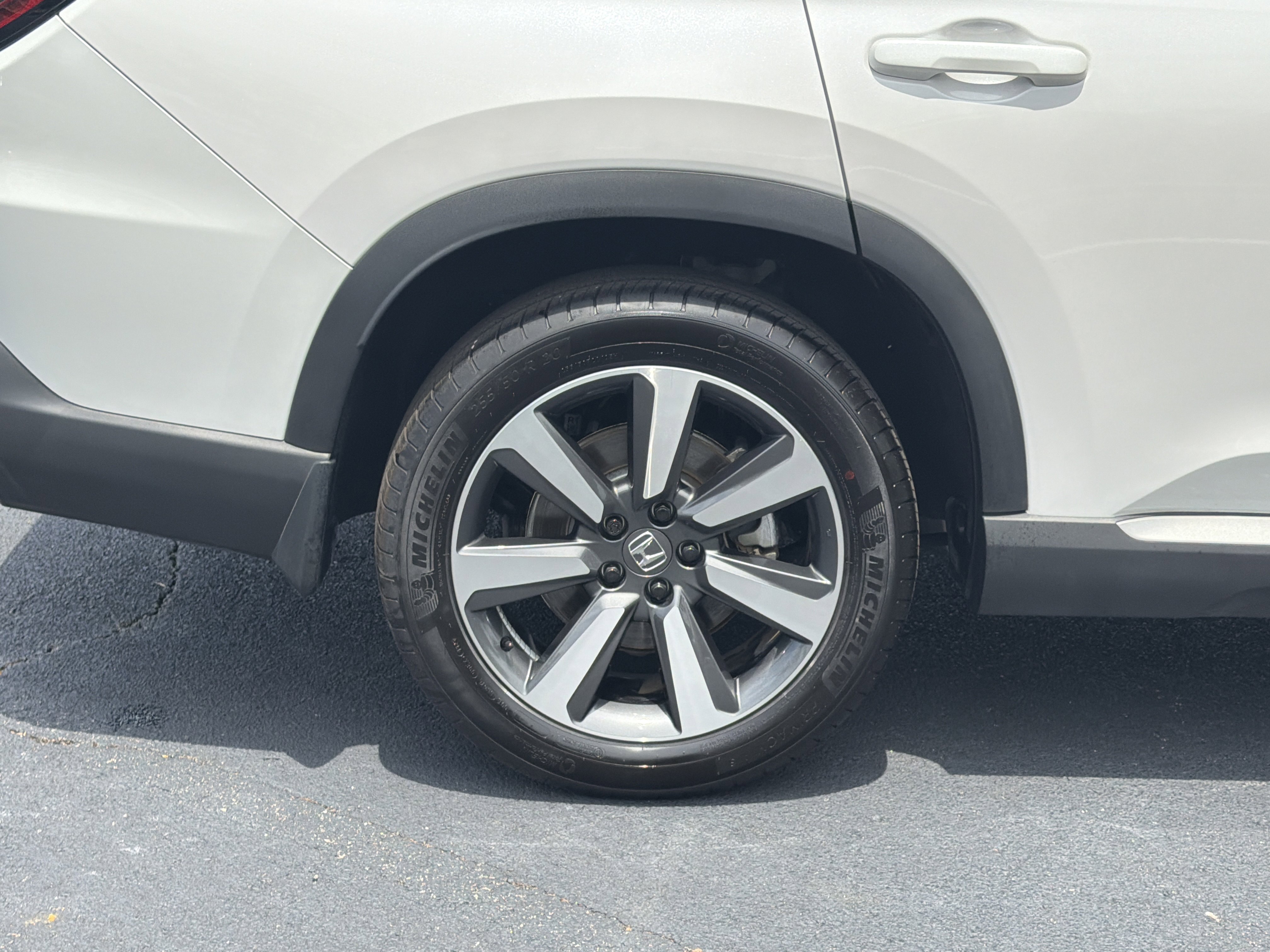Certified 2025 Honda Pilot Touring image 34