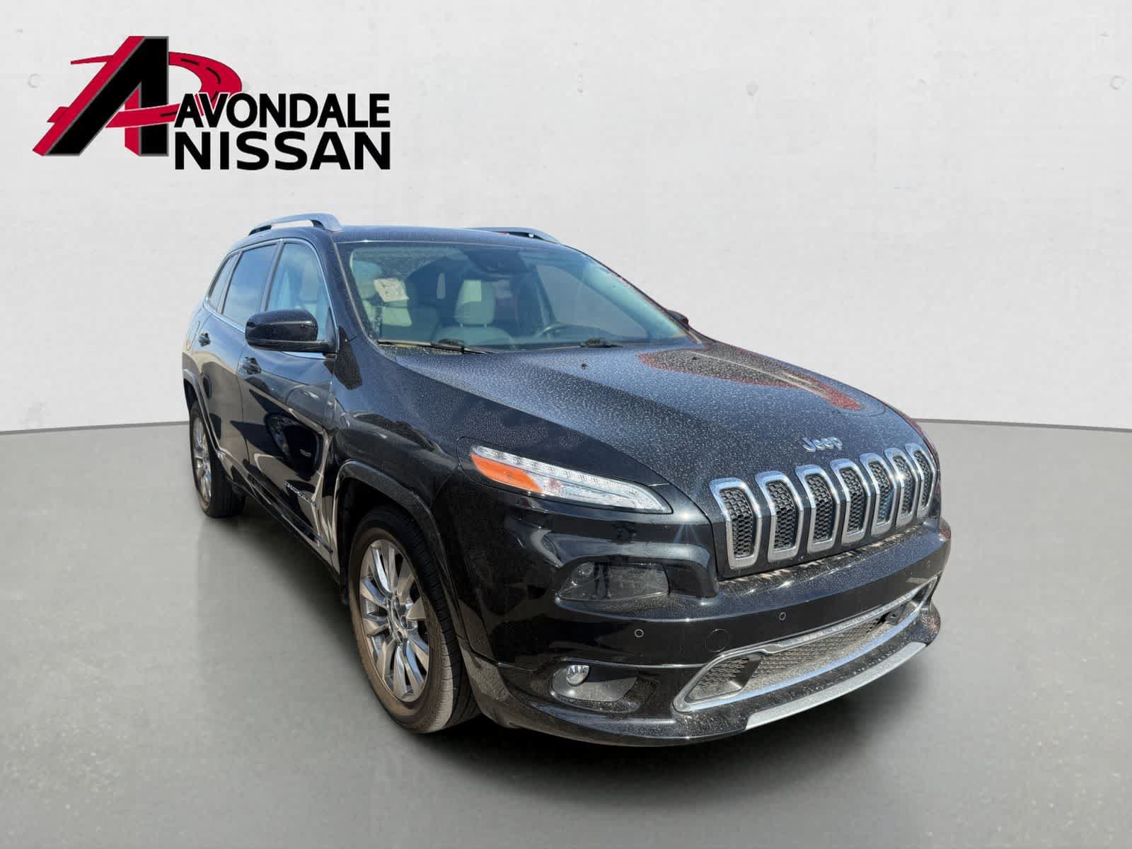 Used 2016 Jeep Cherokee Overland w/ Technology Group FWD image 4