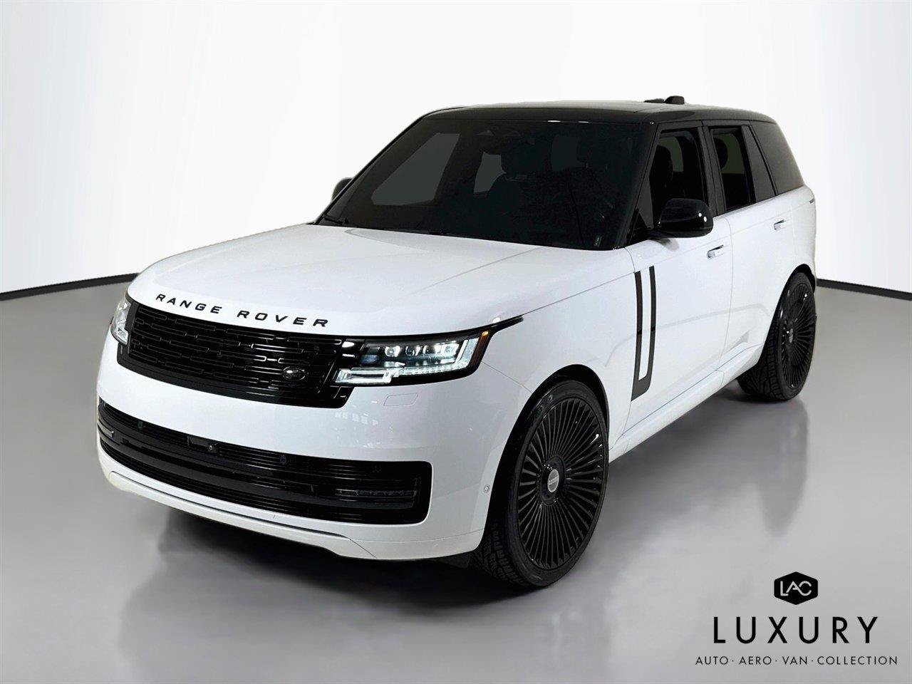 Used 2025 Land Rover Range Rover SE AWD/4WD image 4