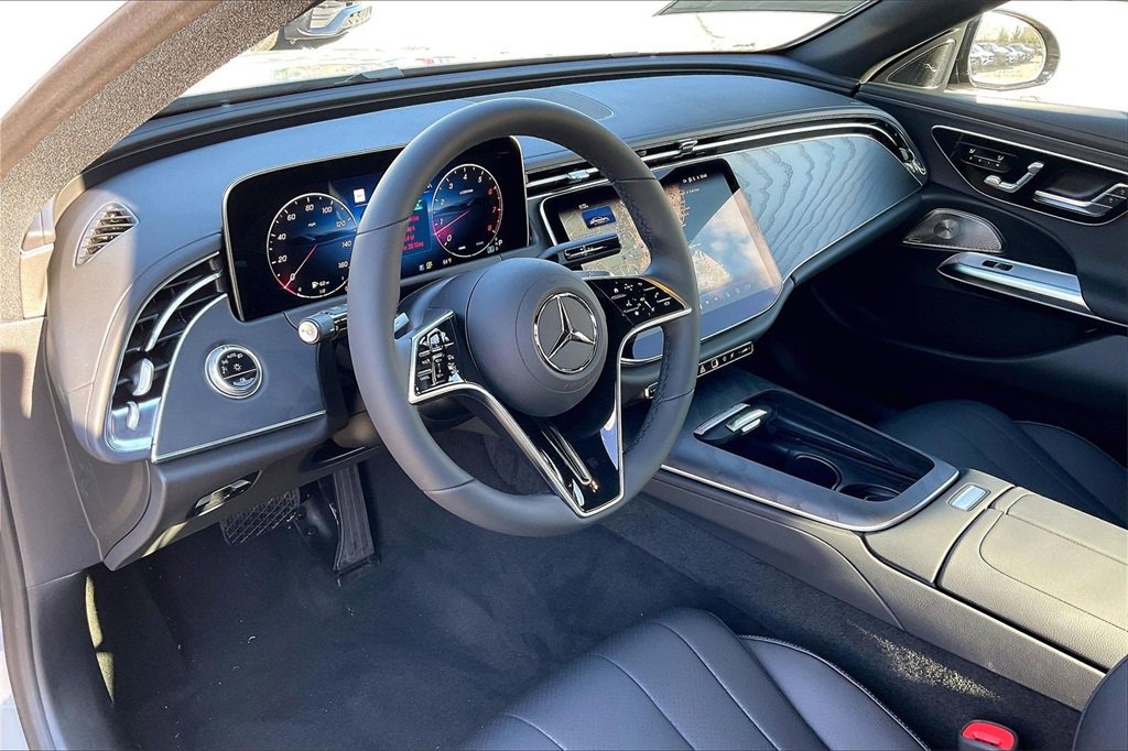 New 2026 Mercedes-Benz E 350 4MATIC Sedan image 6
