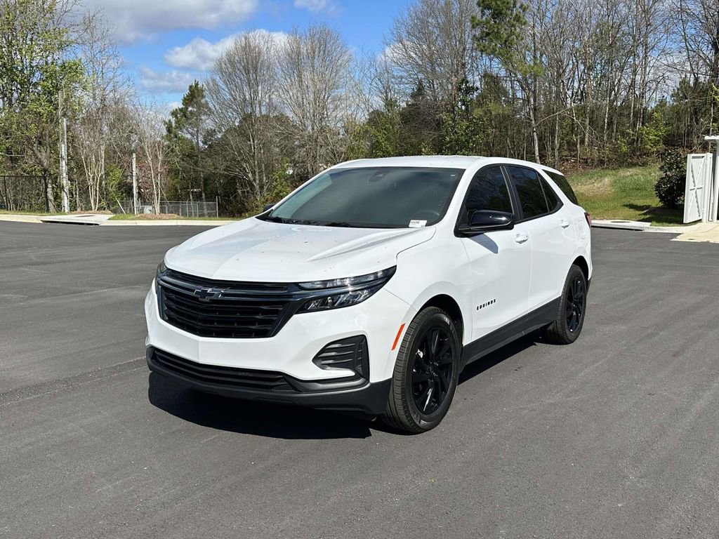 Used 2024 Chevrolet Equinox LS w/ LS Convenience Package image 3