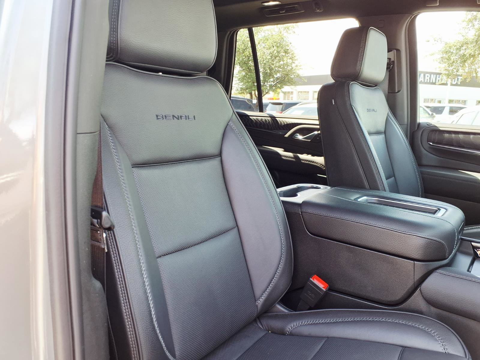 Used 2024 GMC Yukon Denali image 12