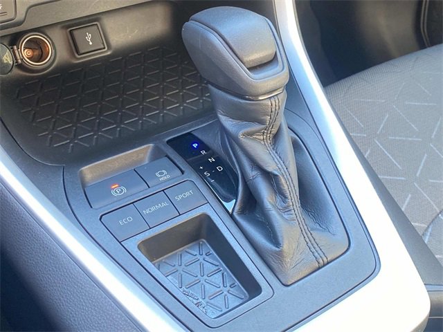 Used 2022 Toyota RAV4 XLE image 27