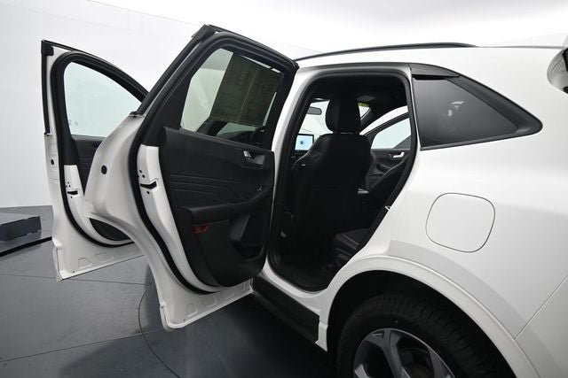 Certified 2024 Ford Escape ST-Line w/ Tech Pack #1 AWD/4WD image 18