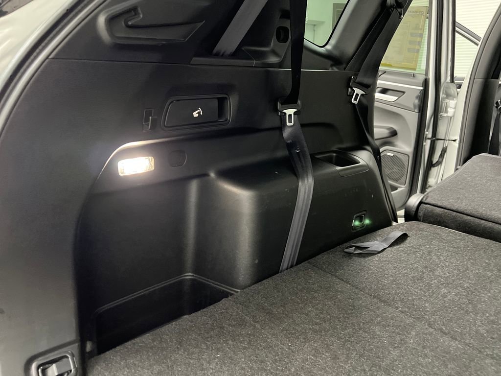 Used 2025 Mitsubishi Outlander SE image 36