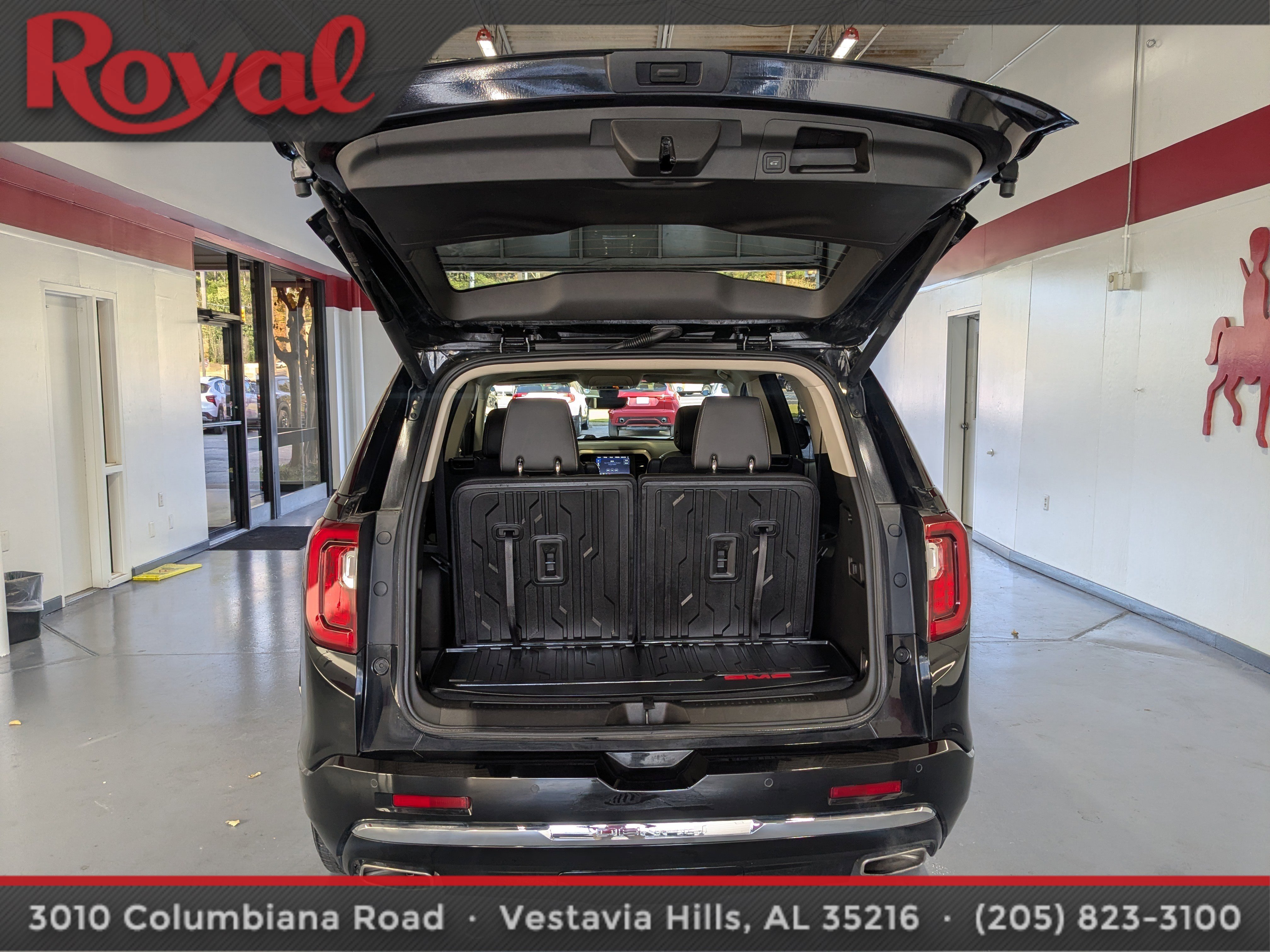 Used 2023 GMC Acadia Denali w/ Denali Ultimate Package image 13