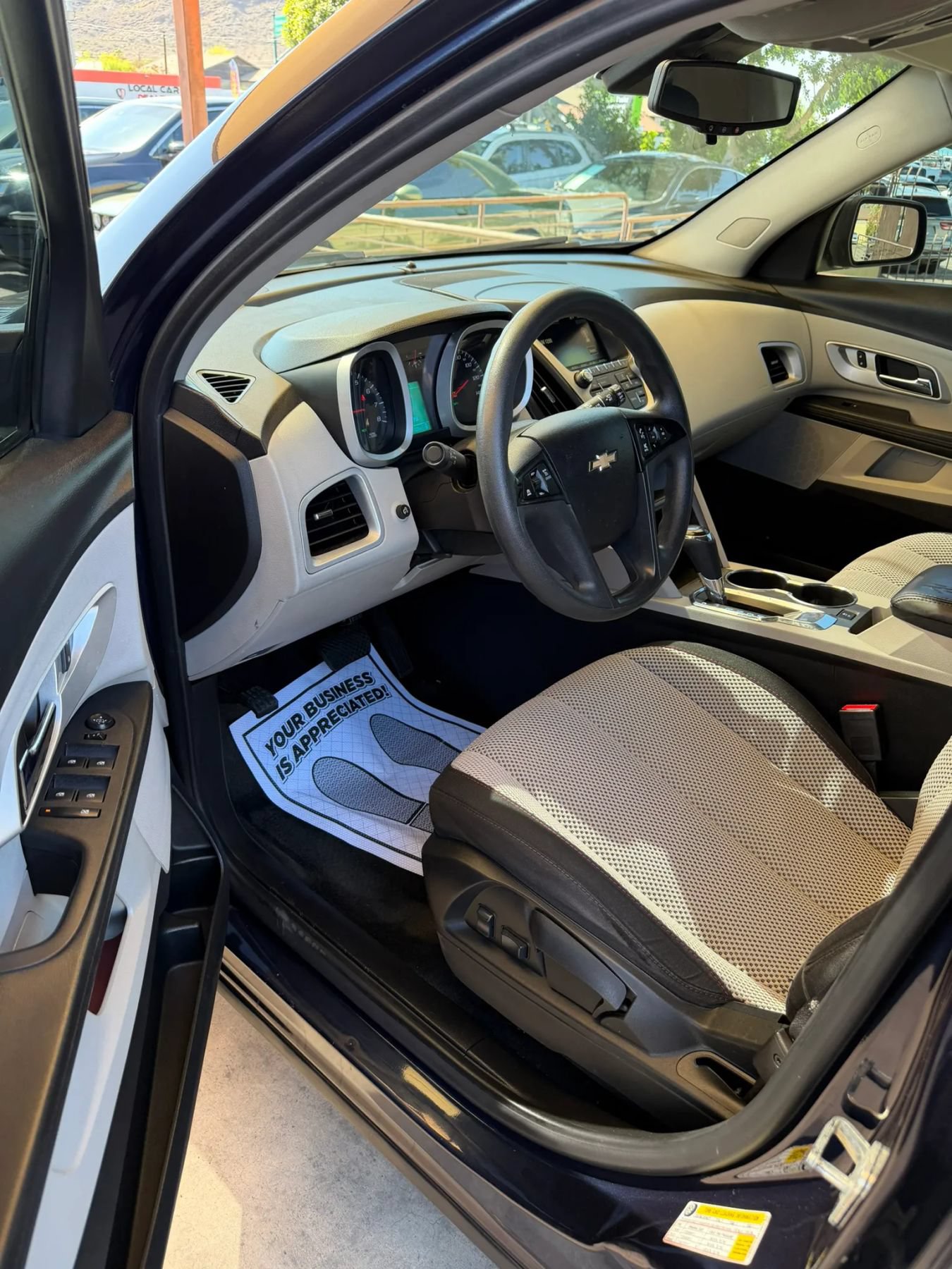 Used 2017 Chevrolet Equinox LS FWD image 6