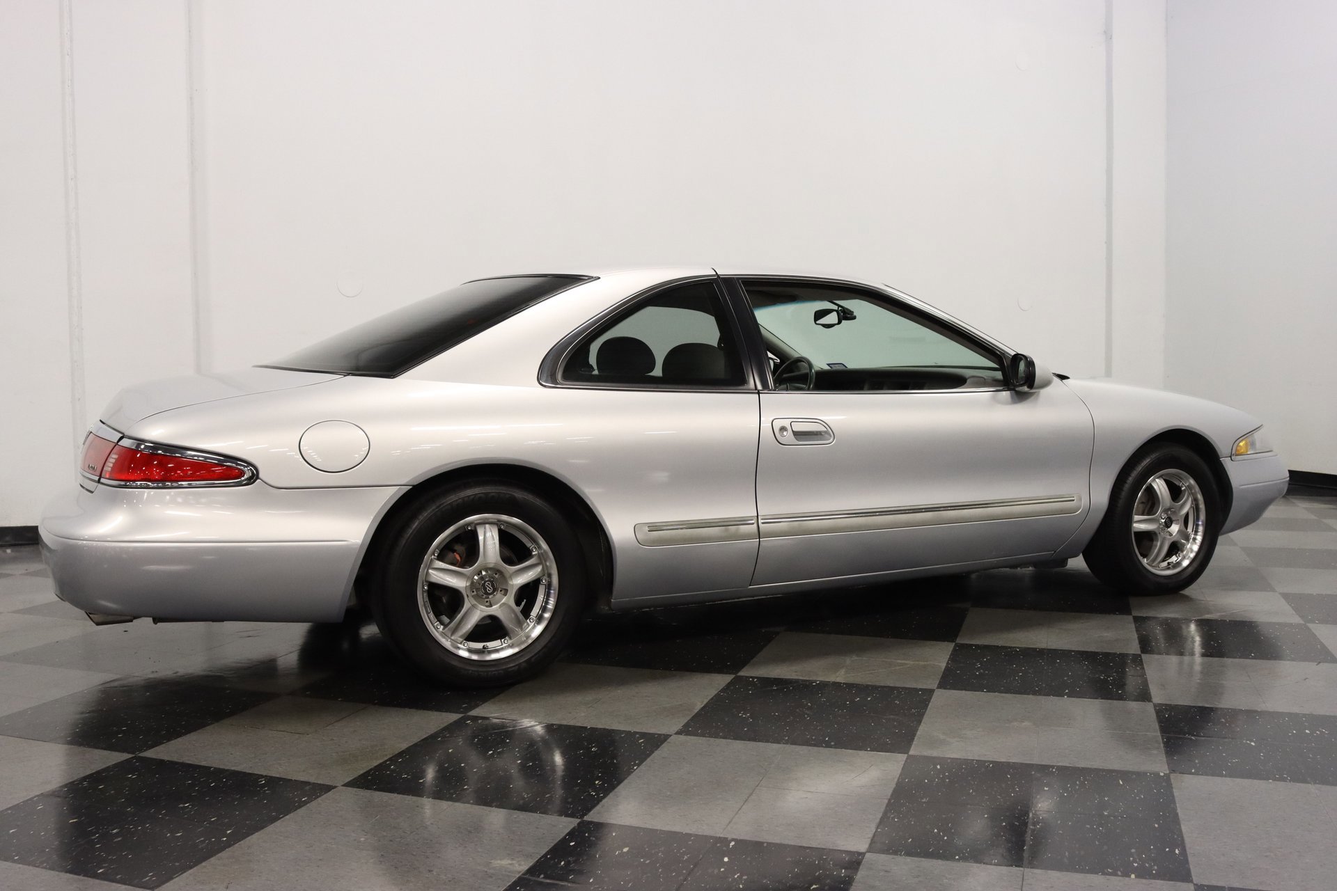 Used 1998 Lincoln Mark VIII RWD image 15