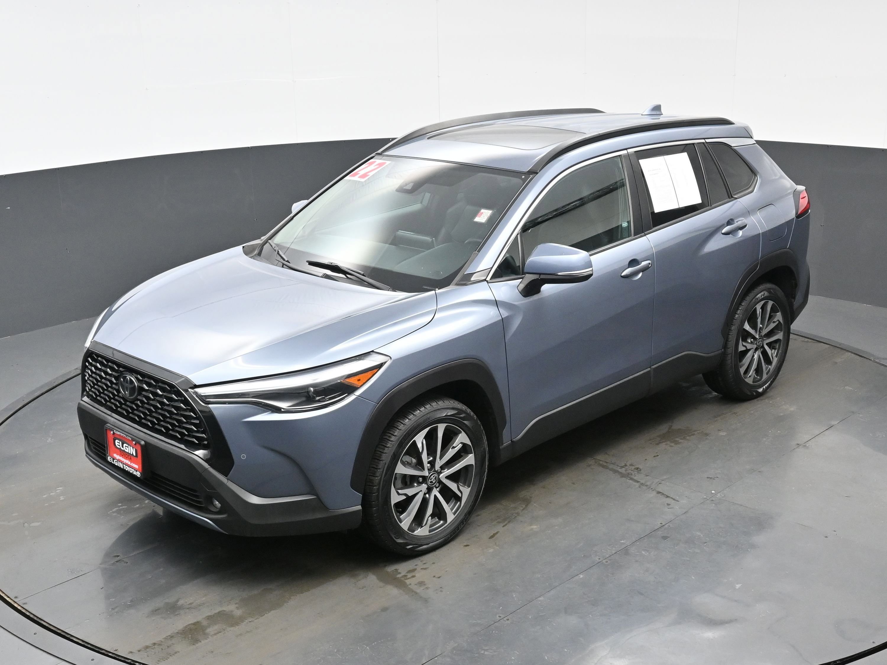 Used 2022 Toyota Corolla Cross XLE image 38