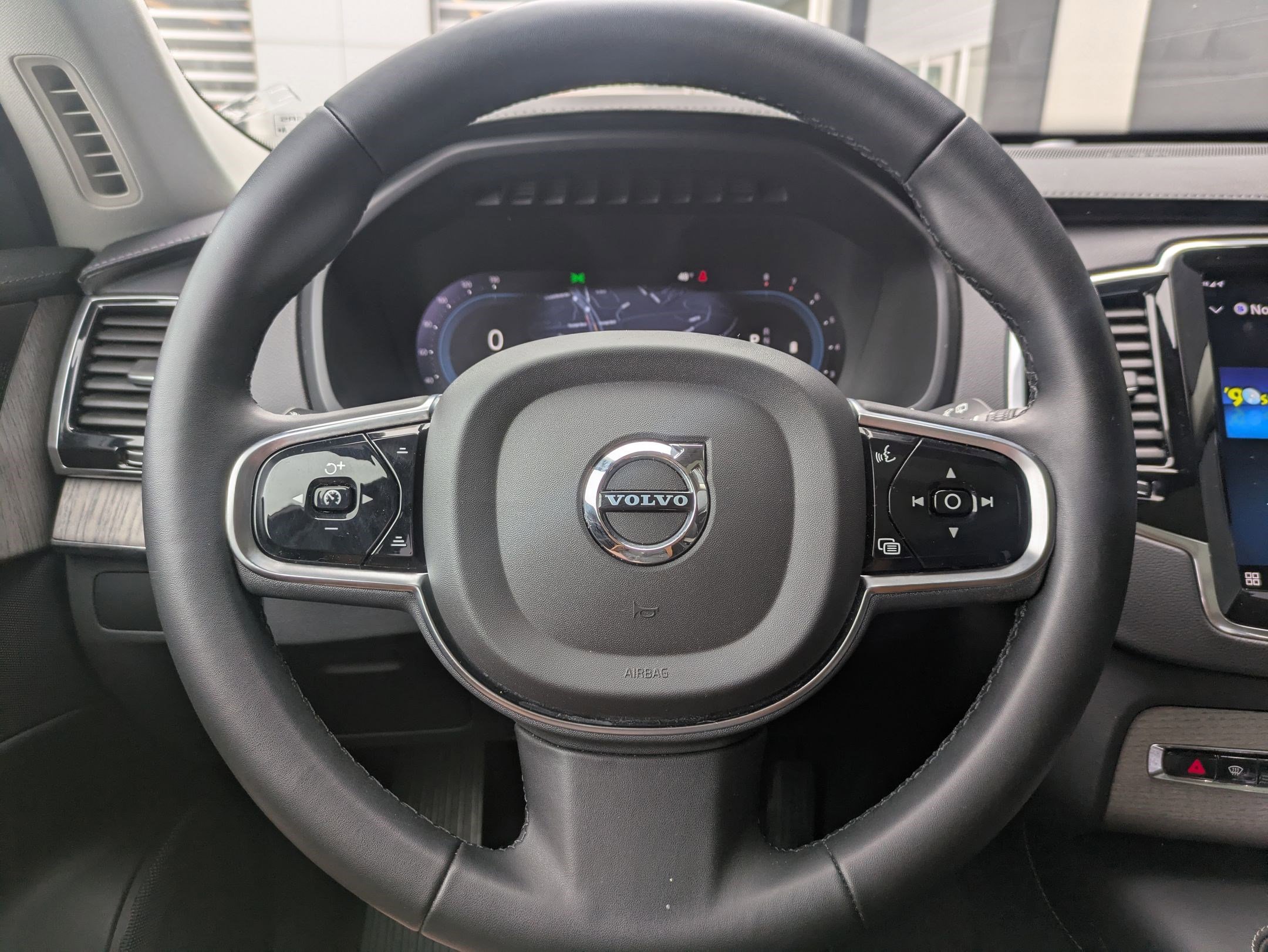 Used 2023 Volvo XC90 B6 Ultimate w/ Protection Package Premier image 12