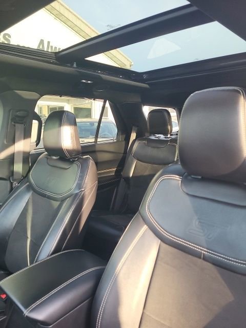 Used 2022 Ford Explorer ST w/ ST Street Pack image 14