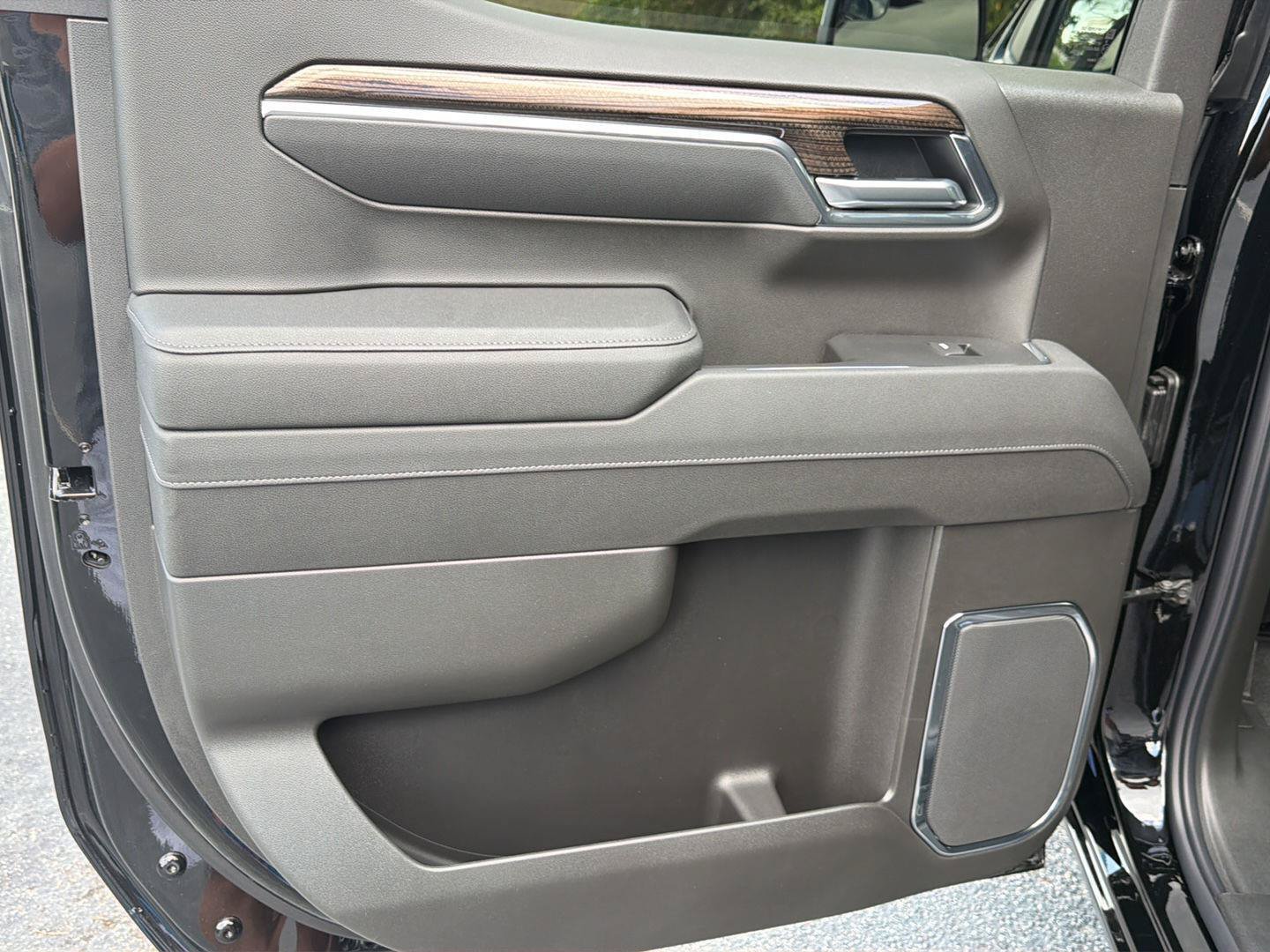 New 2026 Chevrolet Silverado 1500 LT w/ Leather Package RWD image 17