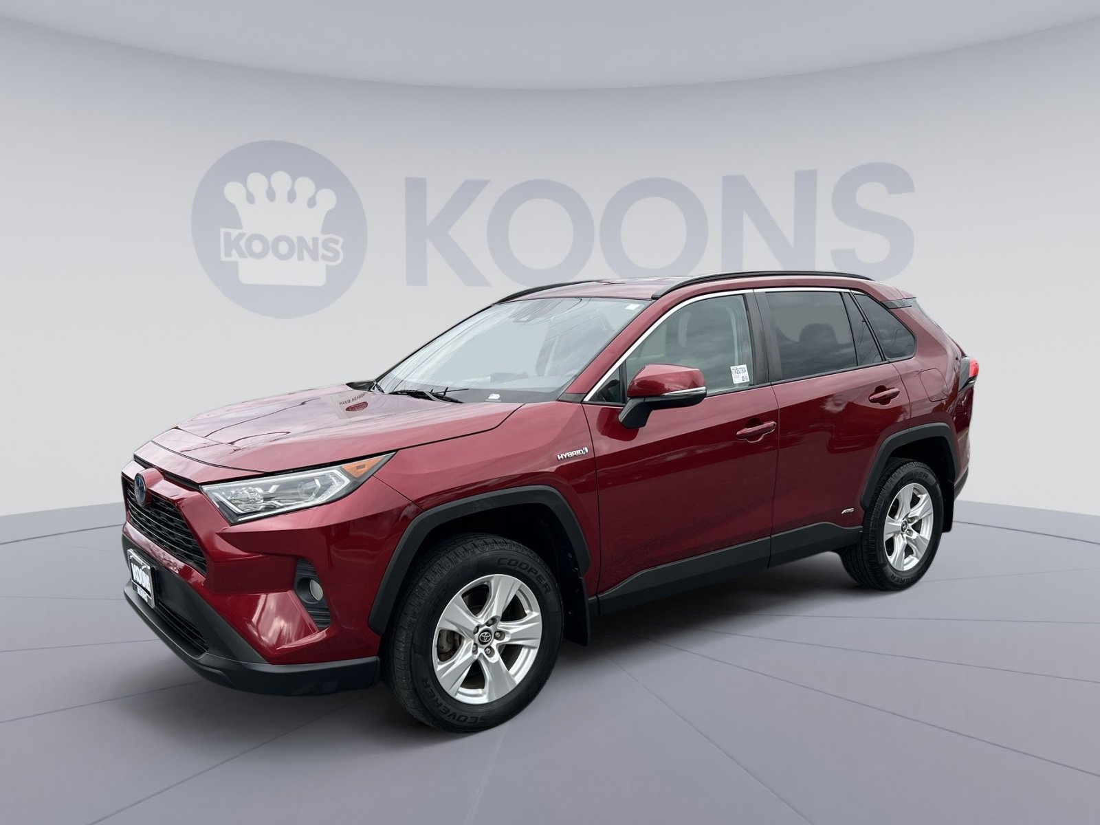 Used 2020 Toyota RAV4 XLE w/ Carpet Mat Package AWD/4WD image 1