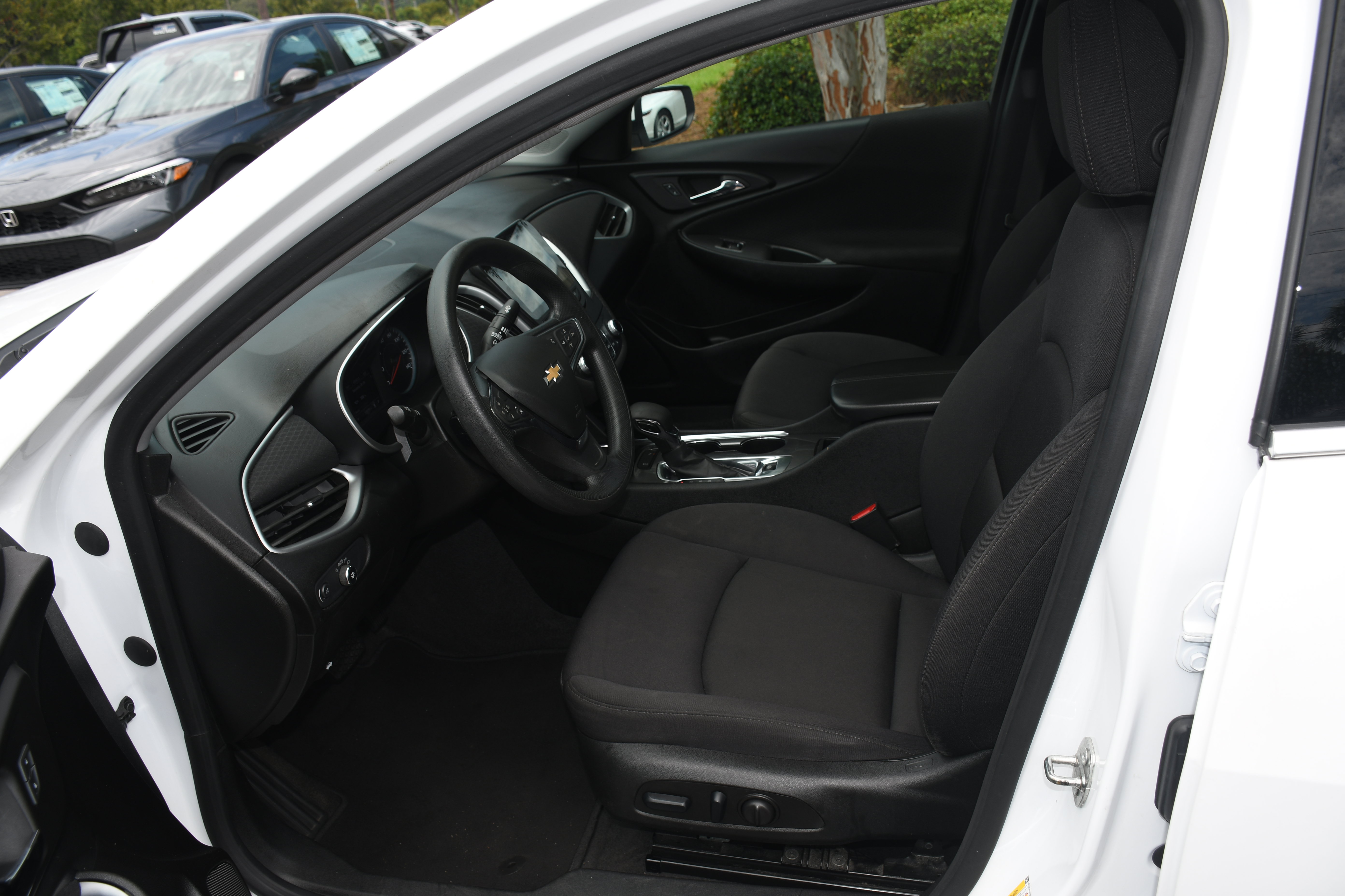 Used 2024 Chevrolet Malibu LT FWD image 5