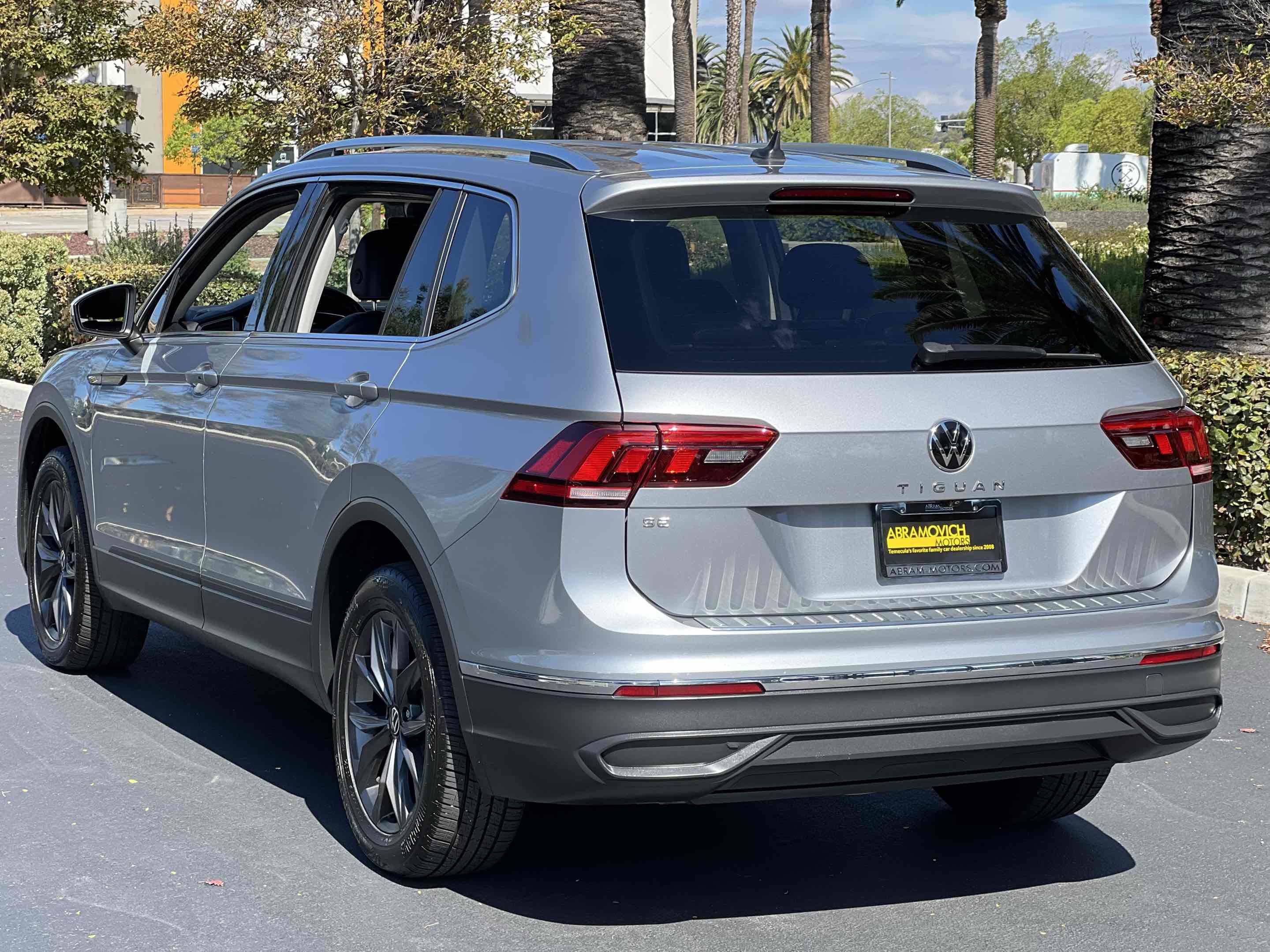 Used 2022 Volkswagen Tiguan SE image 22