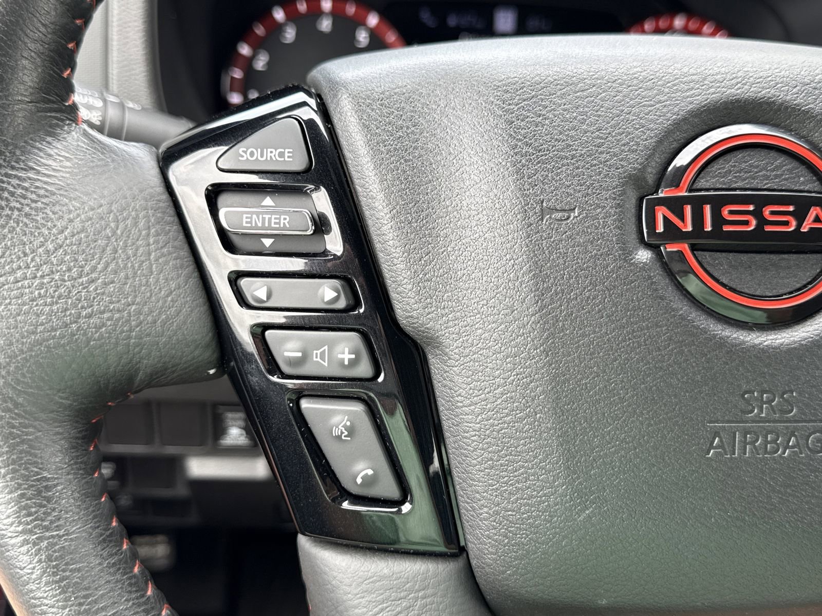 Used 2024 Nissan Frontier Pro-X w/ Pro Convenience Package RWD image 19