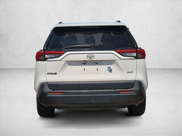 Used 2020 Toyota RAV4 XLE Premium FWD image 8