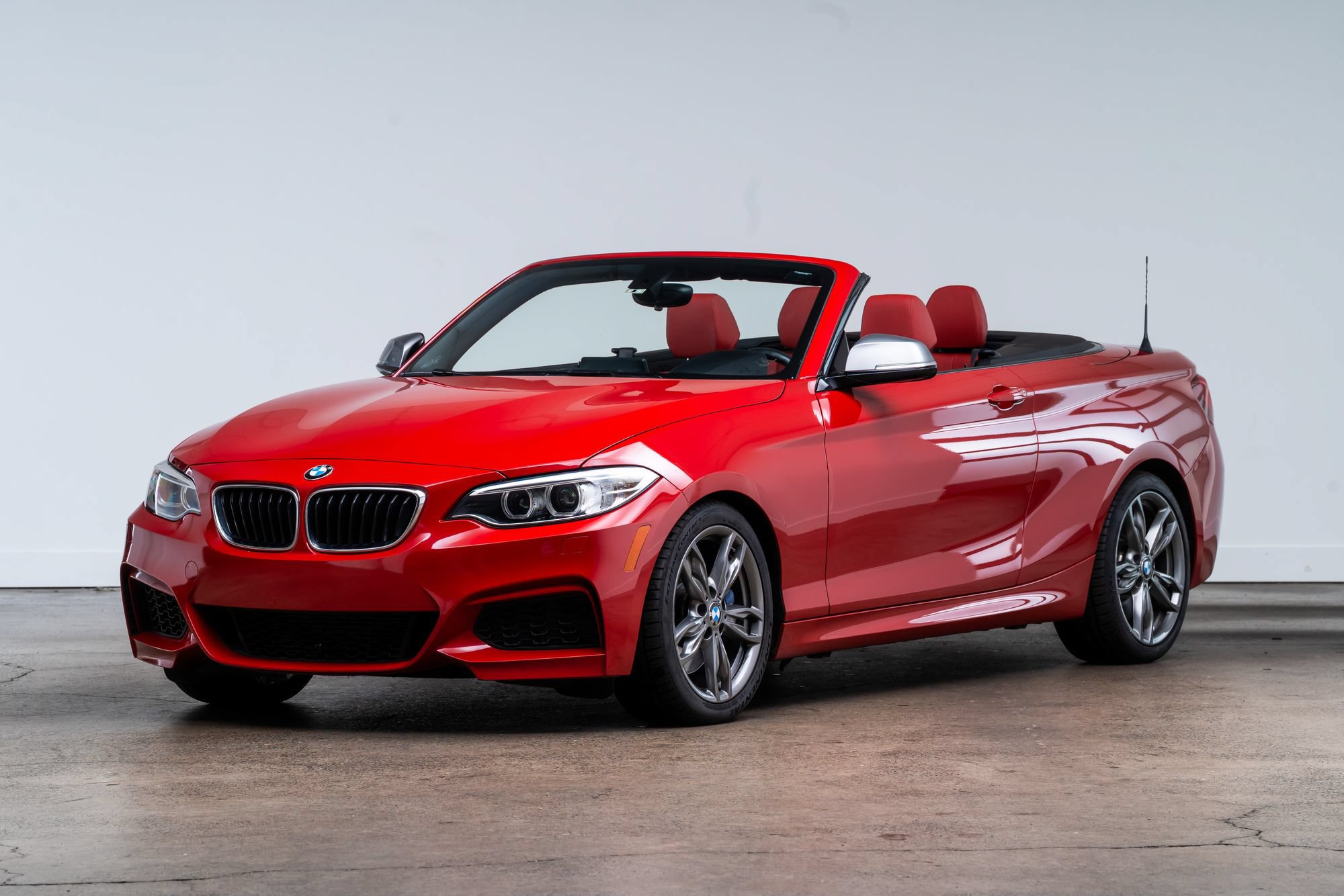 Used 2016 BMW M235i xDrive Convertible AWD/4WD image 3