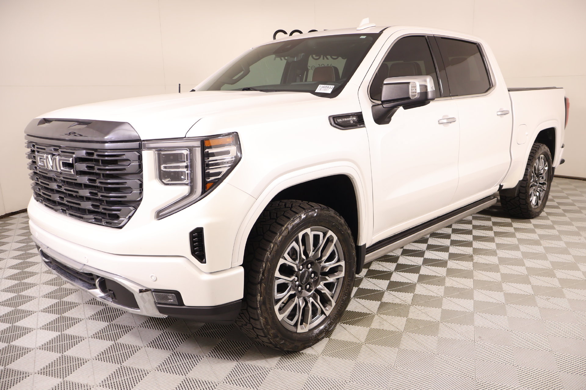 Used 2024 GMC Sierra 1500 Denali Ultimate AWD/4WD image 11