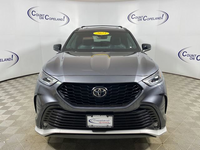 Used 2023 Toyota Highlander XSE image 2