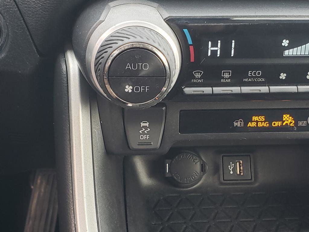 Used 2023 Toyota RAV4 XLE image 39