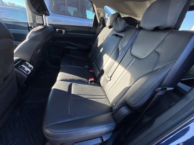 Used 2024 Kia Sorento S FWD image 7