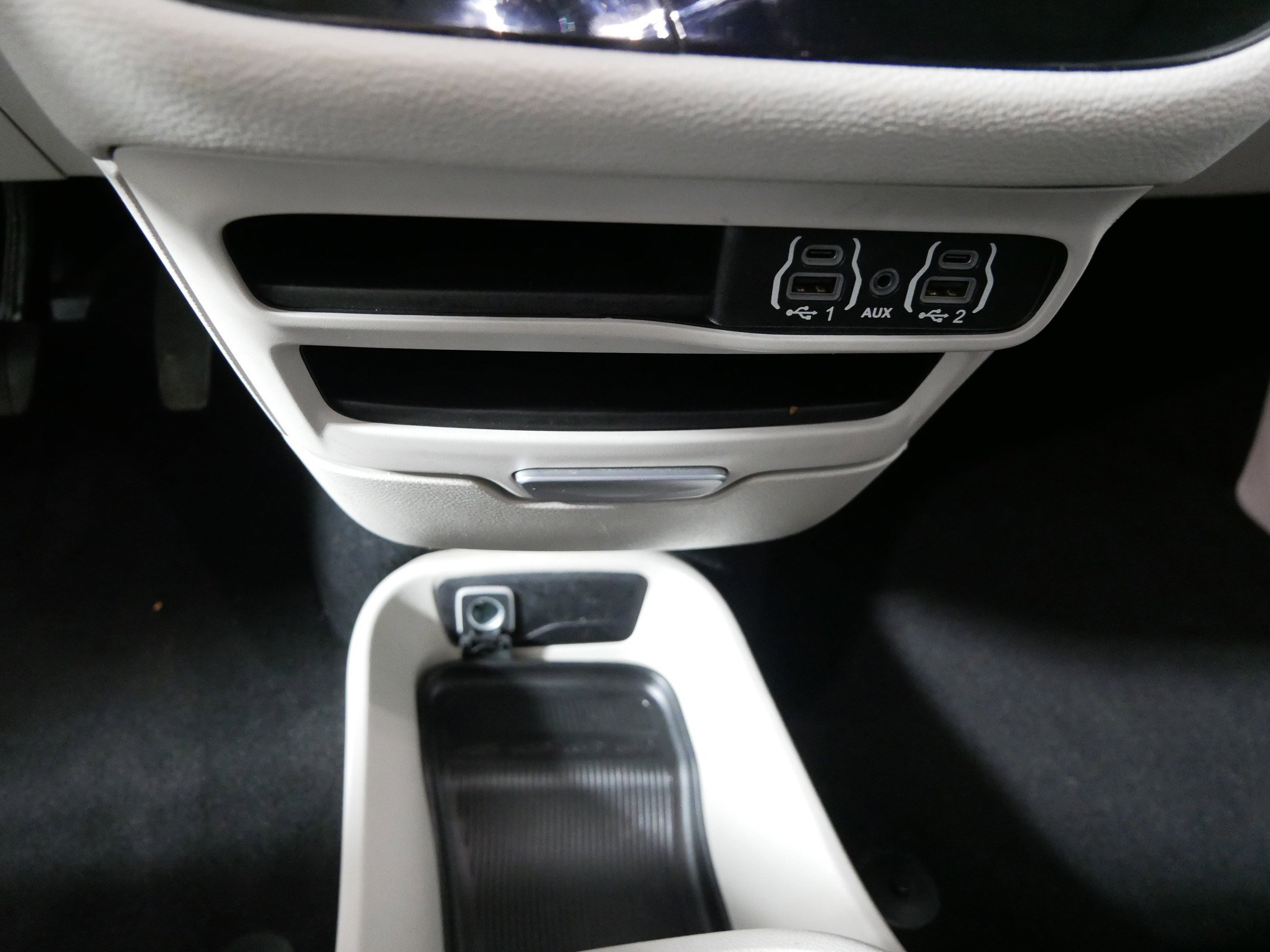 Used 2023 Chrysler Pacifica Touring-L FWD image 29